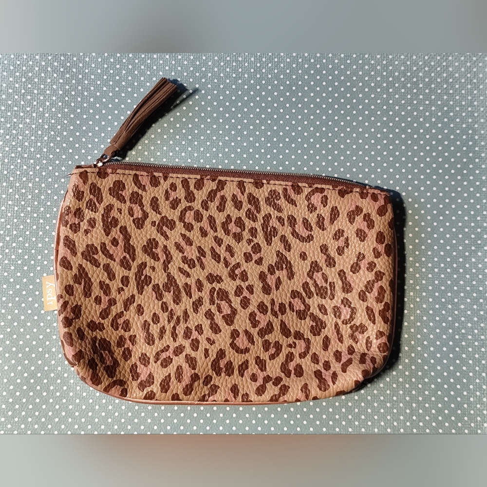 3/$20💗IPSY Leopard Print Makeup Bag